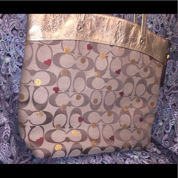 Coach’s Authentic Signature Jacquard Laura Canvas & Gold Zip Tote - Picture 2 of 7